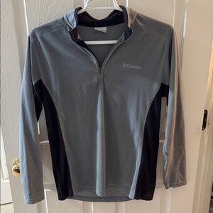 Columbia Two-Tone Gray and Black Pullover